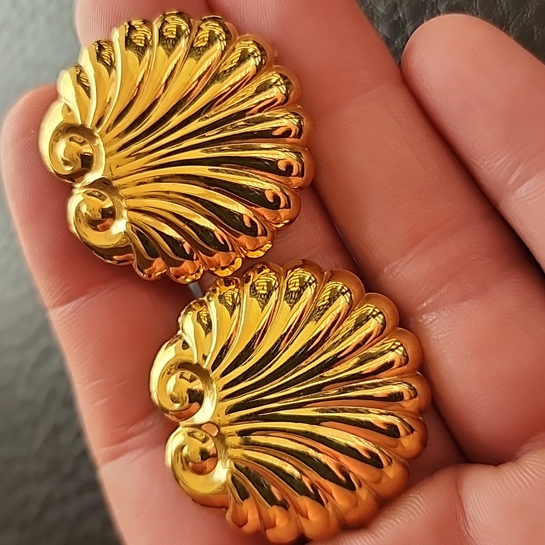 Vtg Earrings